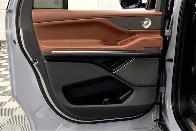 2025 Lincoln Navigator L Reserve 4x4-Pano Roof-Htd/Cooled Leather-22'' Wheels