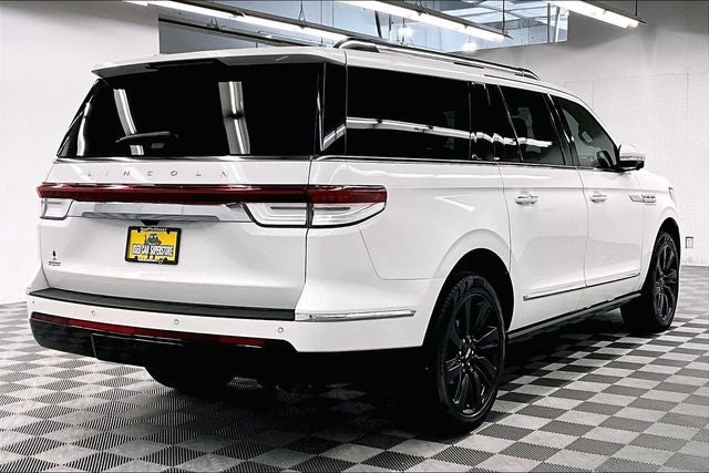 2023 Lincoln Navigator L Reserve 4x4 - Pano Roof - Htd/Cooled Massaging Leather