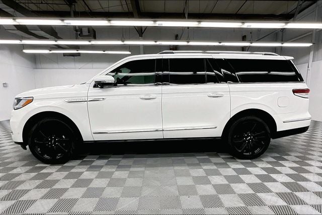 2023 Lincoln Navigator L Reserve 4x4 - Pano Roof - Htd/Cooled Massaging Leather