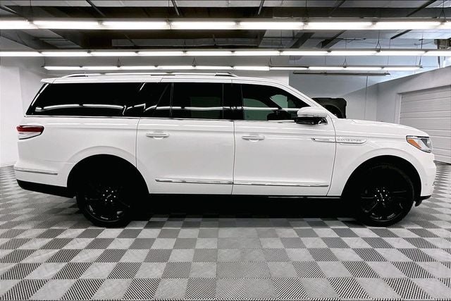 2023 Lincoln Navigator L Reserve 4x4 - Pano Roof - Htd/Cooled Massaging Leather