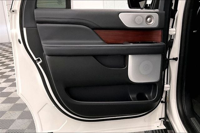 2023 Lincoln Navigator L Reserve 4x4 - Pano Roof - Htd/Cooled Massaging Leather