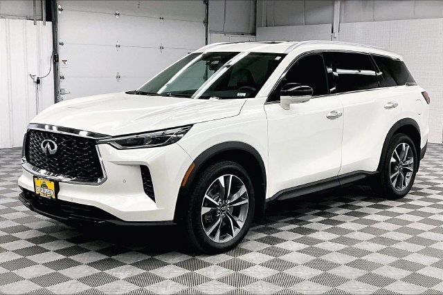 2025 INFINITI QX60 LUXE AWD-Pano Roof-Adaptive Cruise-Htd Leather