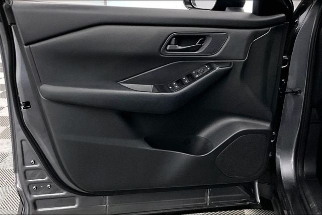 2024 Nissan Rogue S Blind Spot Detection - Apple CarPlay/Android Auto