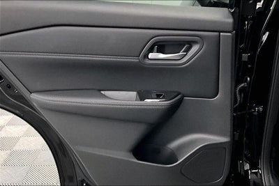2026 Nissan Rogue Dark Armor AWD