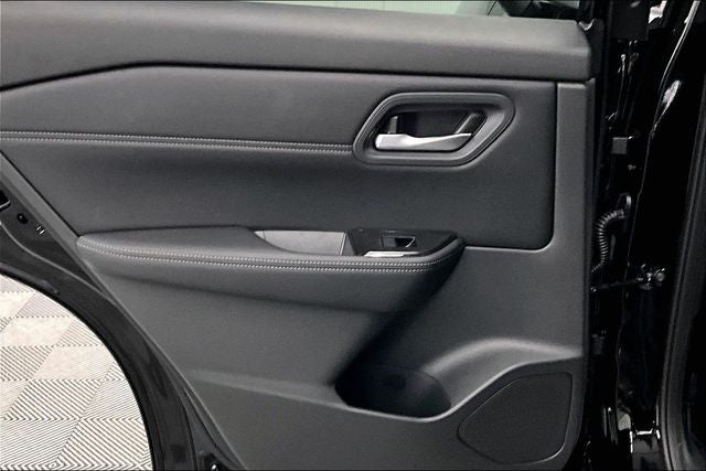 2026 Nissan Rogue Dark Armor AWD