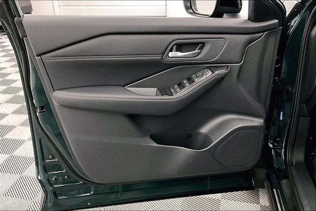 2026 Nissan Rogue Dark Armor AWD