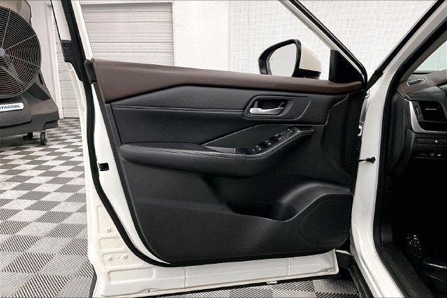 2023 Nissan Rogue SV AWD-Pano Roof-Adaptive Cruise-Htd Seats
