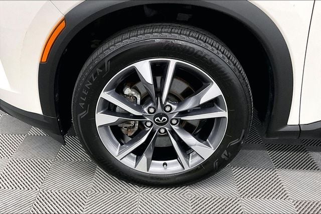2024 INFINITI QX60 LUXE AWD-Heated Seats-Panoramic Roof