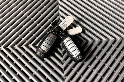 2023 INFINITI QX60 LUXE AWD - Pano Roof - Htd/Cooled Leather - 20'' Wheels