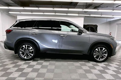 2023 INFINITI QX60 LUXE AWD - Pano Roof - Htd/Cooled Leather - 20'' Wheels
