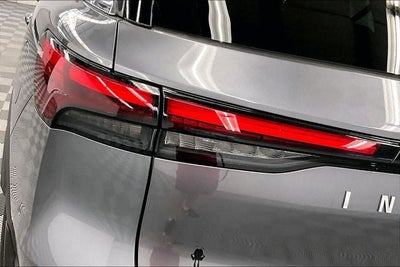 2023 INFINITI QX60 LUXE AWD - Pano Roof - Htd/Cooled Leather - 20'' Wheels
