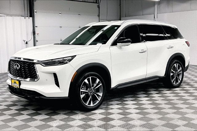 2024 INFINITI QX60 LUXE AWD-Pano Roof-Adaptive Cruise-Htd Leather