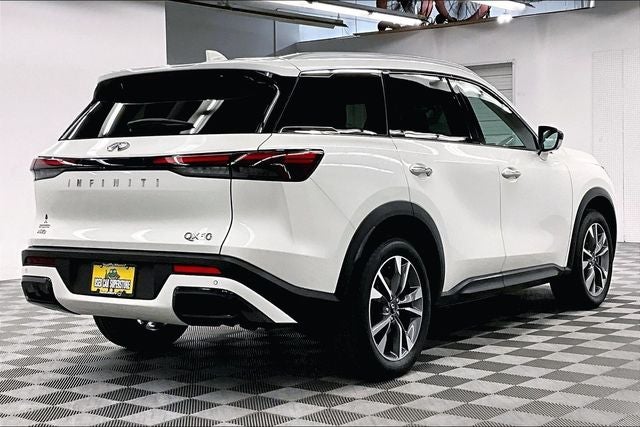 2024 INFINITI QX60 LUXE