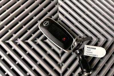 2025 Nissan Pathfinder S