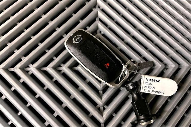 2025 Nissan Pathfinder S