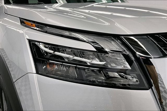 2025 Nissan Pathfinder S