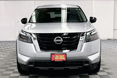 2025 Nissan Pathfinder S