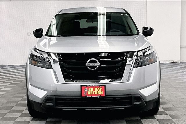 2025 Nissan Pathfinder S