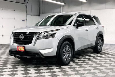 2025 Nissan Pathfinder S