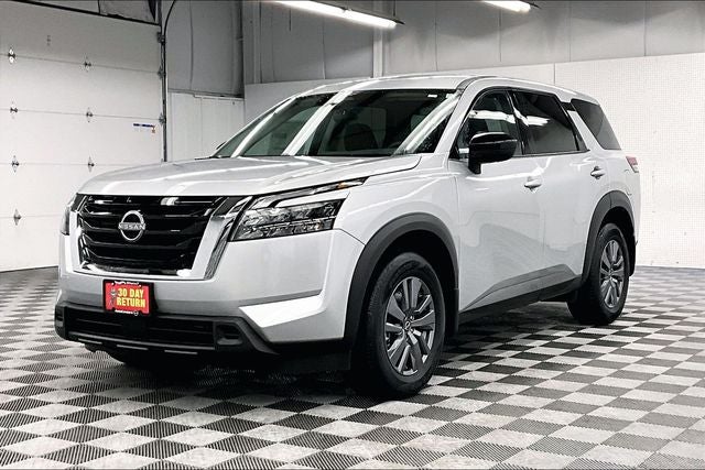 2025 Nissan Pathfinder S