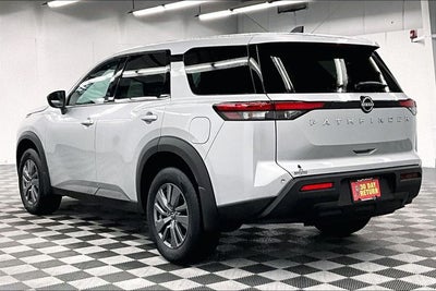 2025 Nissan Pathfinder S