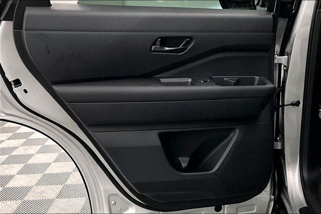 2025 Nissan Pathfinder S