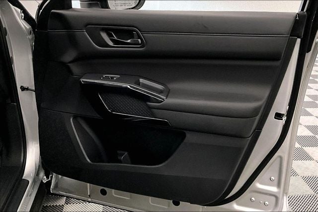 2025 Nissan Pathfinder S