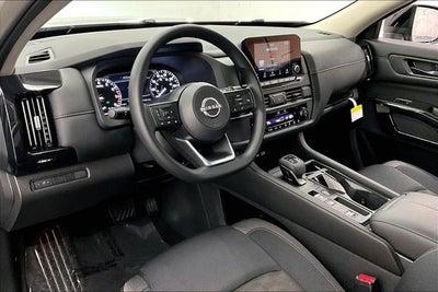 2025 Nissan Pathfinder S