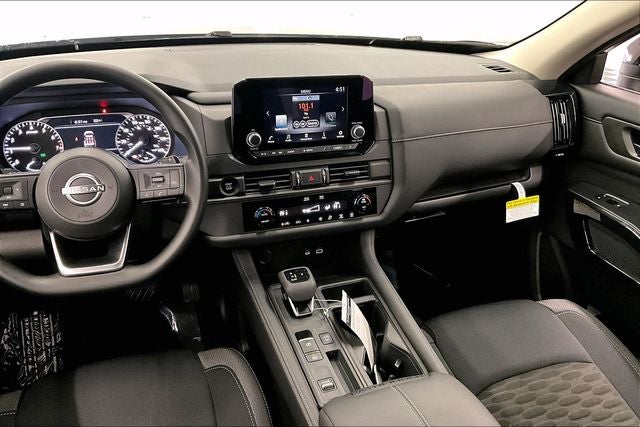 2025 Nissan Pathfinder S