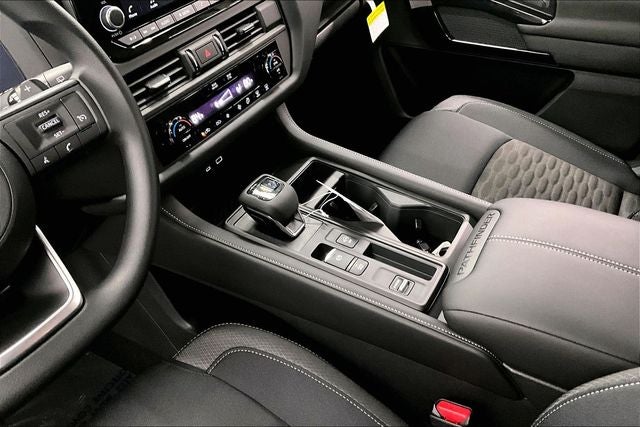 2025 Nissan Pathfinder S