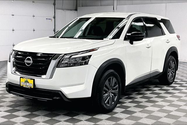 2024 Nissan Pathfinder S 4x4 - Heated Seats - Blind Spot Detection