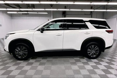 2024 Nissan Pathfinder S 4x4 - Heated Seats - Blind Spot Detection