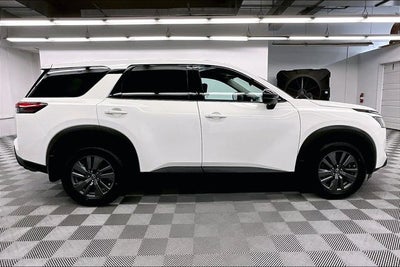 2024 Nissan Pathfinder S 4x4 - Heated Seats - Blind Spot Detection