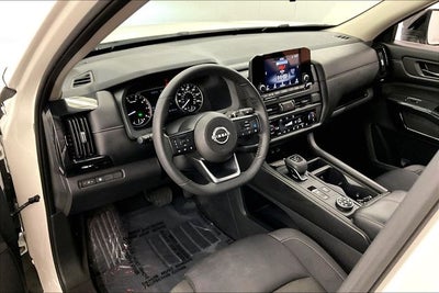 2024 Nissan Pathfinder S 4x4 - Heated Seats - Blind Spot Detection
