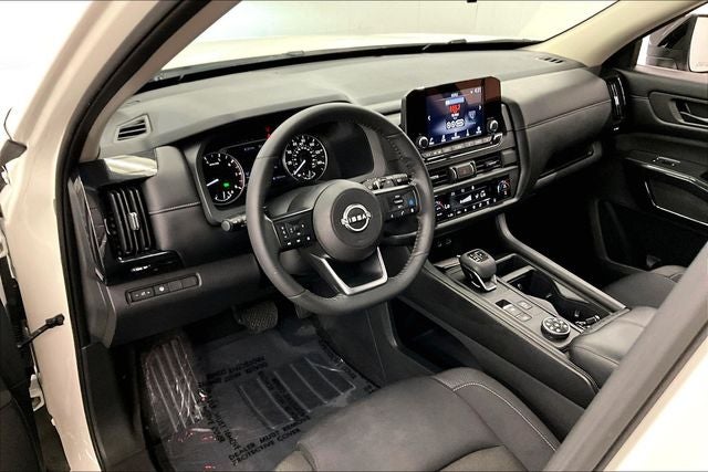 2024 Nissan Pathfinder S 4x4 - Heated Seats - Blind Spot Detection