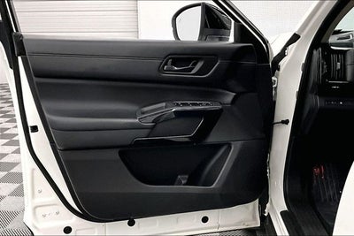 2024 Nissan Pathfinder S 4x4 - Heated Seats - Blind Spot Detection
