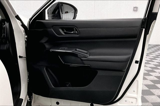 2024 Nissan Pathfinder S 4x4 - Heated Seats - Blind Spot Detection