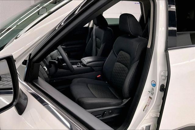 2024 Nissan Pathfinder S 4x4 - Heated Seats - Blind Spot Detection