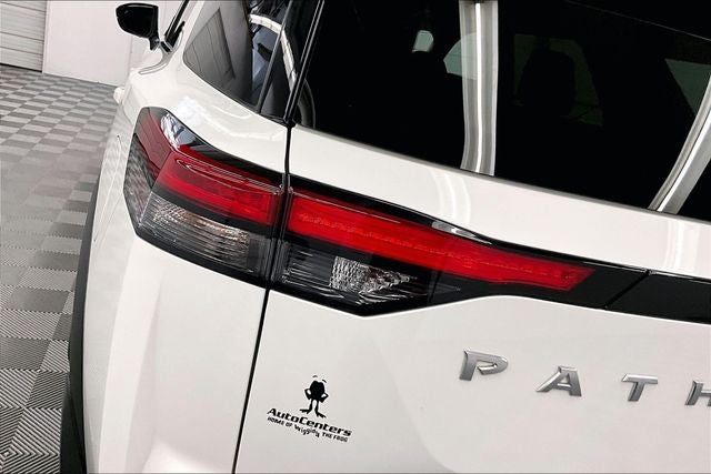 2024 Nissan Pathfinder S 4x4 - Heated Seats - Blind Spot Detection