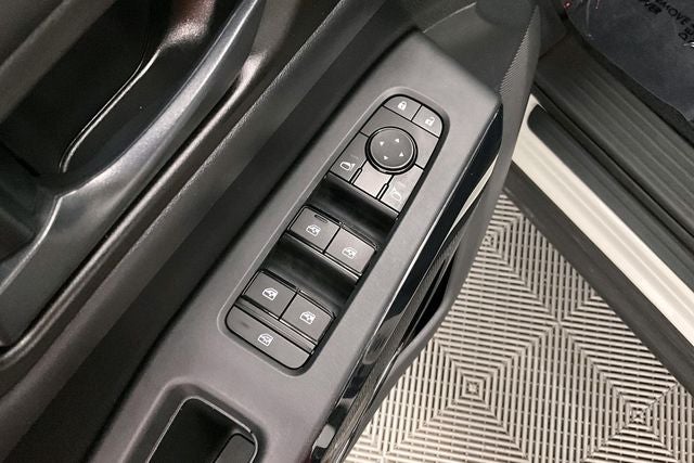 2024 Nissan Pathfinder S 4x4 - Heated Seats - Blind Spot Detection