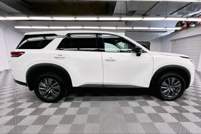 2024 Nissan Pathfinder S 4x4-Adaptive Cruise-Blind Spot Detection
