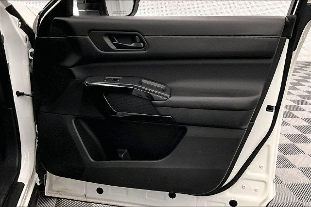 2024 Nissan Pathfinder S 4x4-Adaptive Cruise-Blind Spot Detection