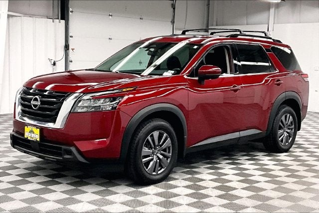 2023 Nissan Pathfinder SV Premium Package-Panoramic Roof-4X4