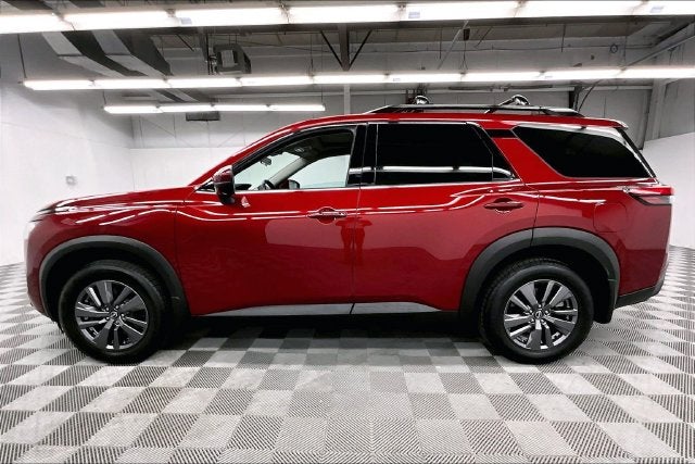2023 Nissan Pathfinder SV Premium Package-Panoramic Roof-4X4