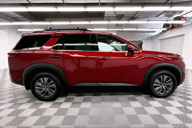 2023 Nissan Pathfinder SV Premium Package-Panoramic Roof-4X4