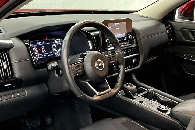 2023 Nissan Pathfinder SV Premium Package-Panoramic Roof-4X4