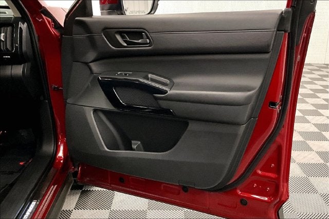 2023 Nissan Pathfinder SV Premium Package-Panoramic Roof-4X4