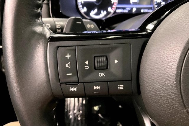 2023 Nissan Pathfinder SV Premium Package-Panoramic Roof-4X4