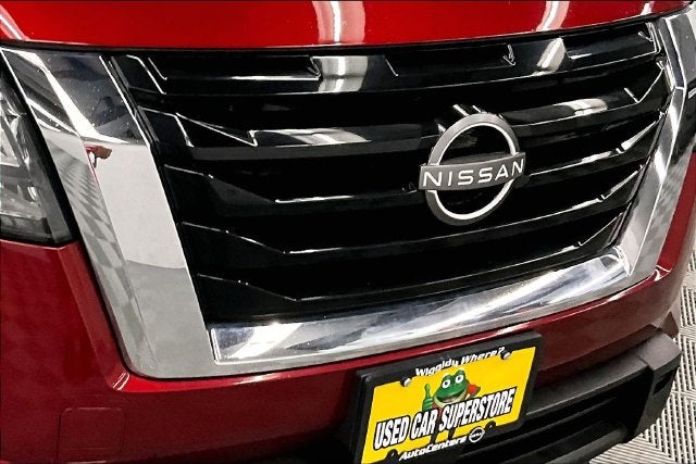 2023 Nissan Pathfinder SV Premium Package-Panoramic Roof-4X4