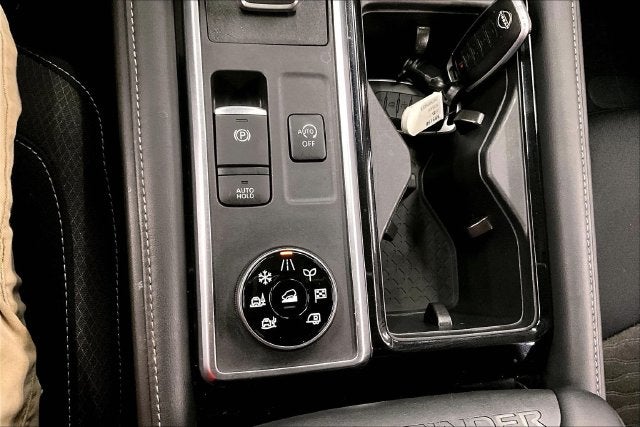 2023 Nissan Pathfinder SV Premium Package-Panoramic Roof-4X4